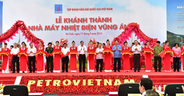 Thủ tướng cắt băng khánh thành Nhà máy Nhiệt điện Vũng Áng 1.
